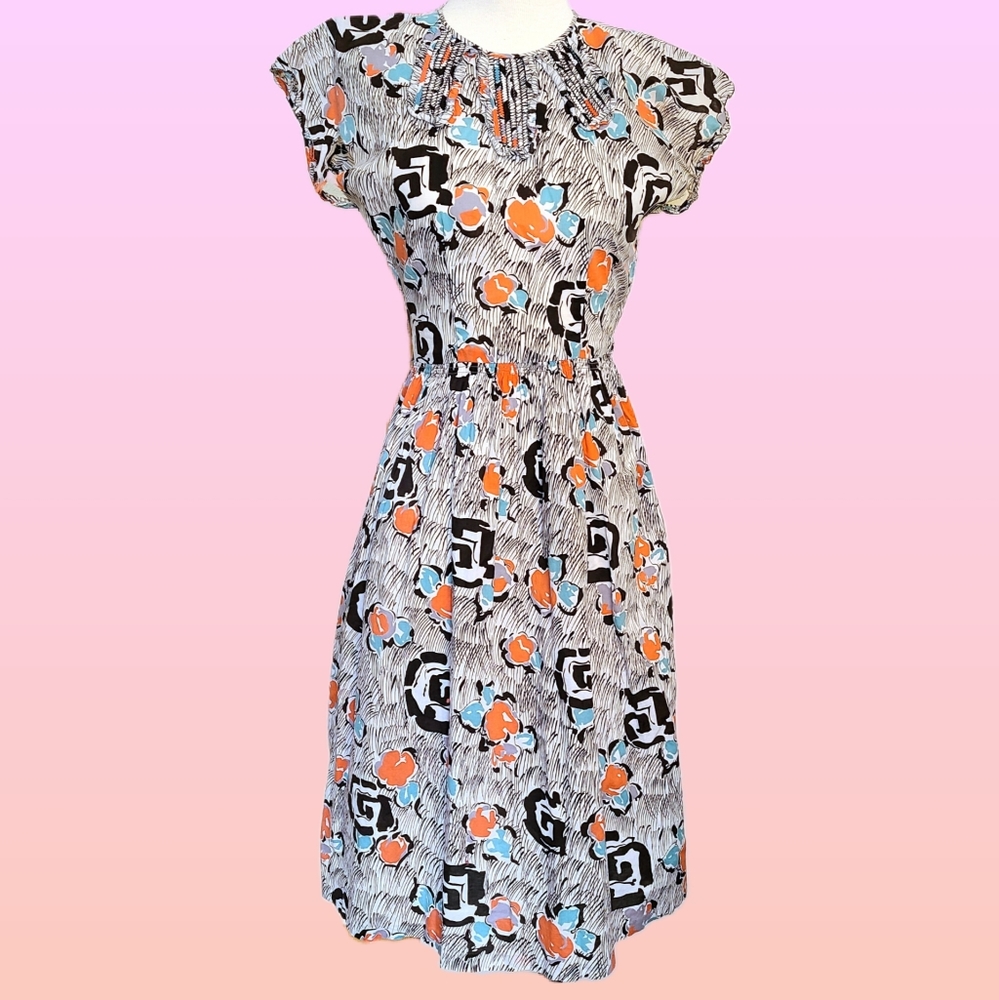 1940s vintage novelty pattern back button dress